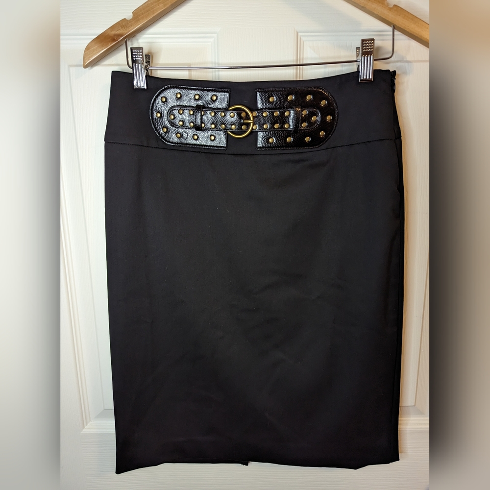 Body by Victoria Women's black pencil skirt with belt embellishment size 4